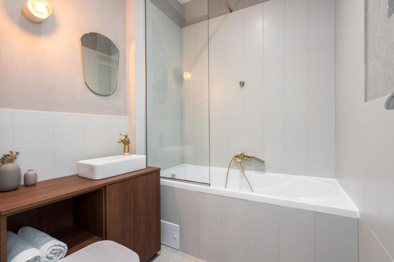Crystal 3Bdr Apartment In Center Букурещ Екстериор снимка