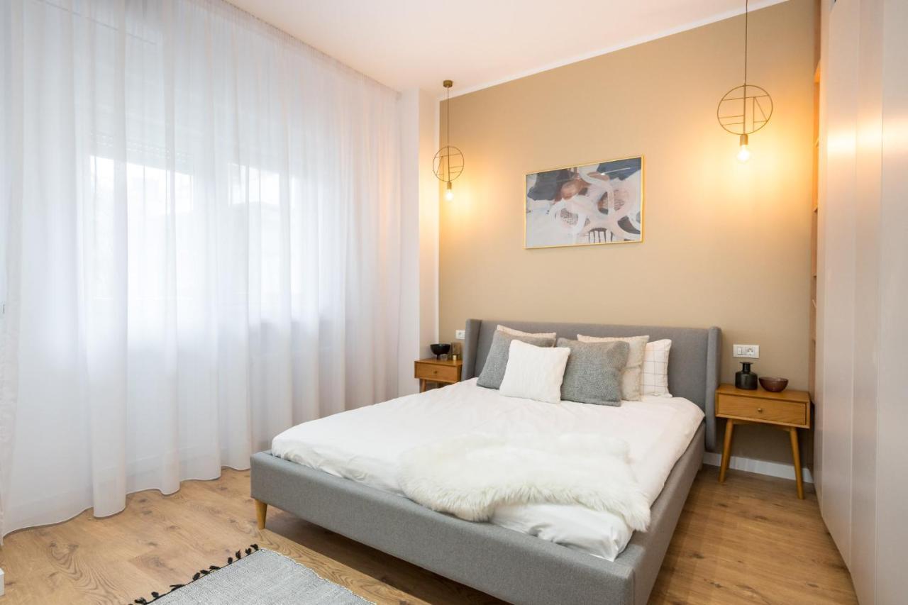 Crystal 3Bdr Apartment In Center Букурещ Екстериор снимка