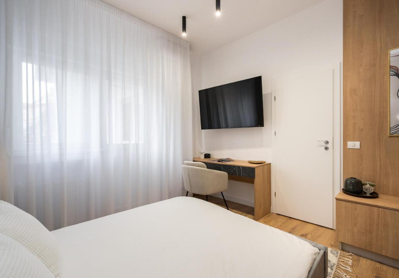 Crystal 3Bdr Apartment In Center Букурещ Екстериор снимка