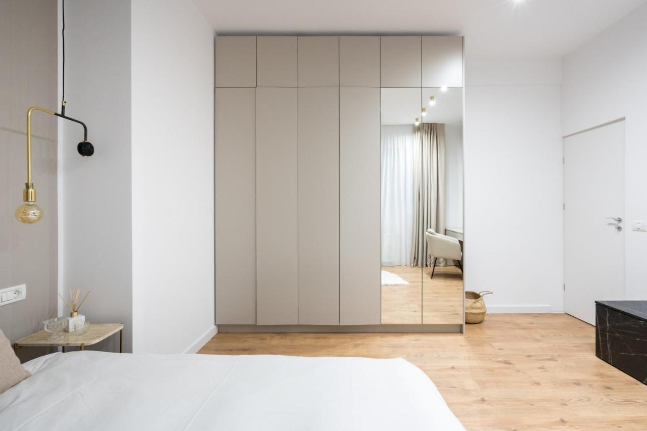 Crystal 3Bdr Apartment In Center Букурещ Екстериор снимка